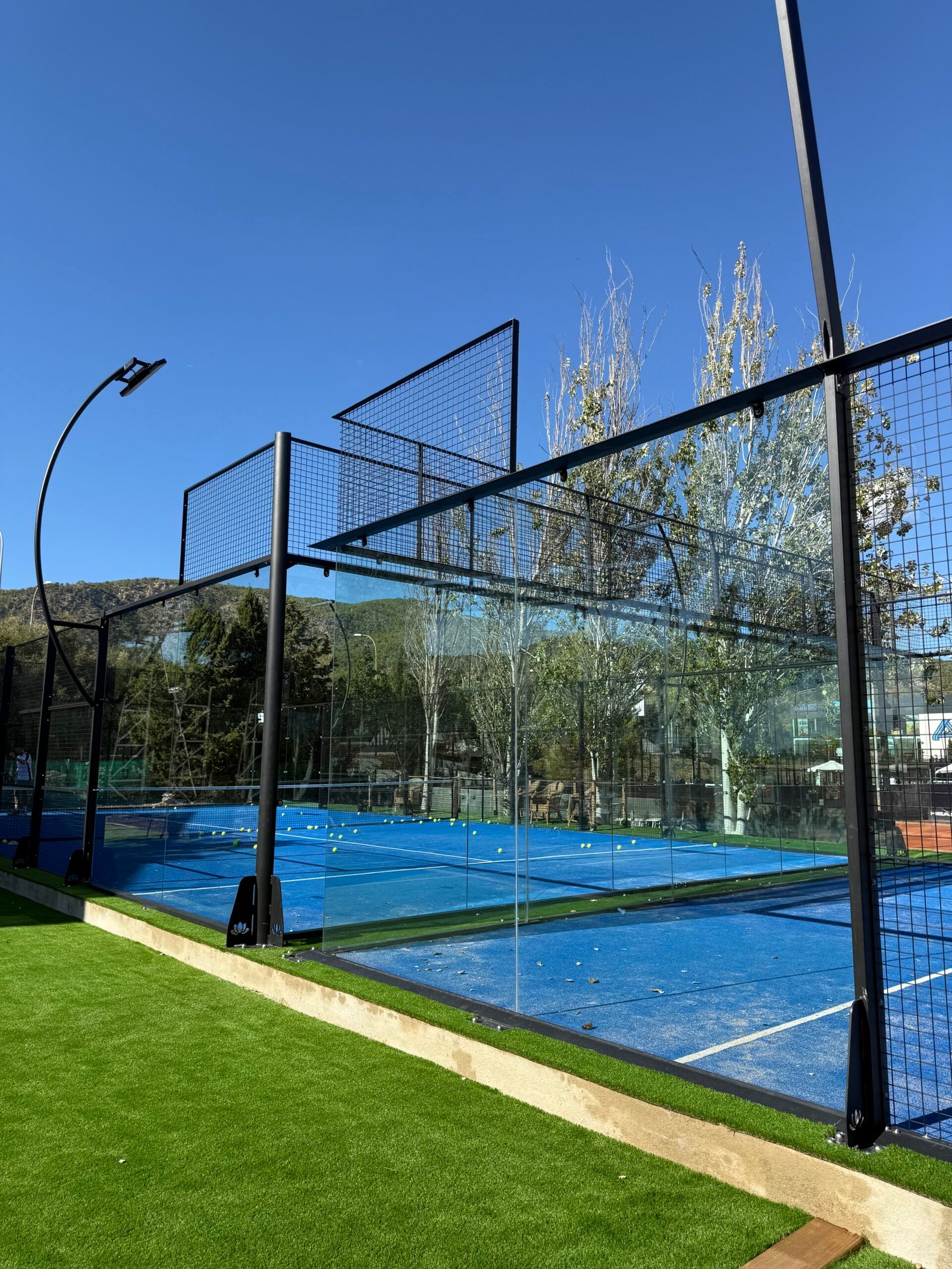 Pista de pádel real instalada por PUBLIAGROIVERD