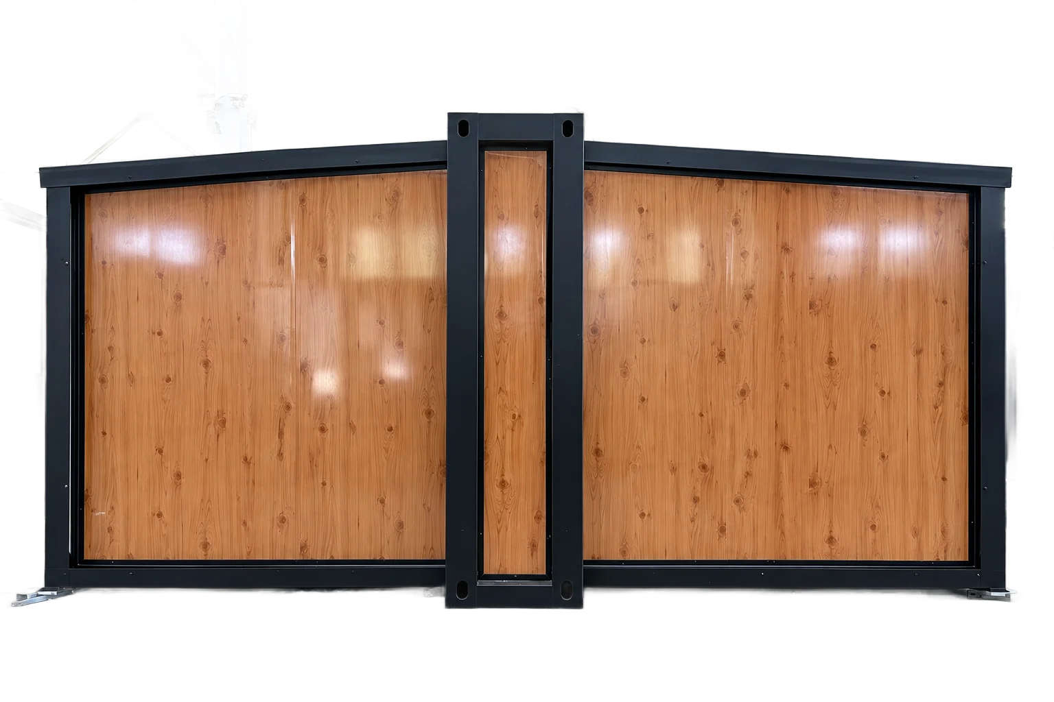 Caseta Modelo D 30m2 en madera clara instalada en nave