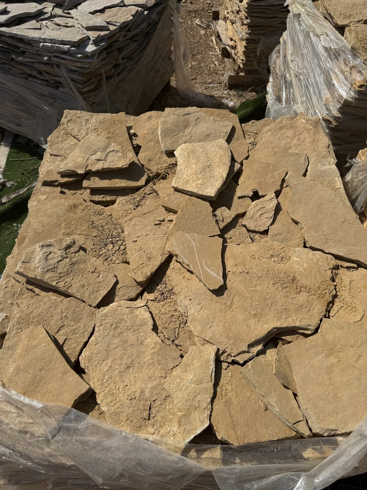 Forro de piedra natural color naranja, grosor 1-3cm, palet de 30m2