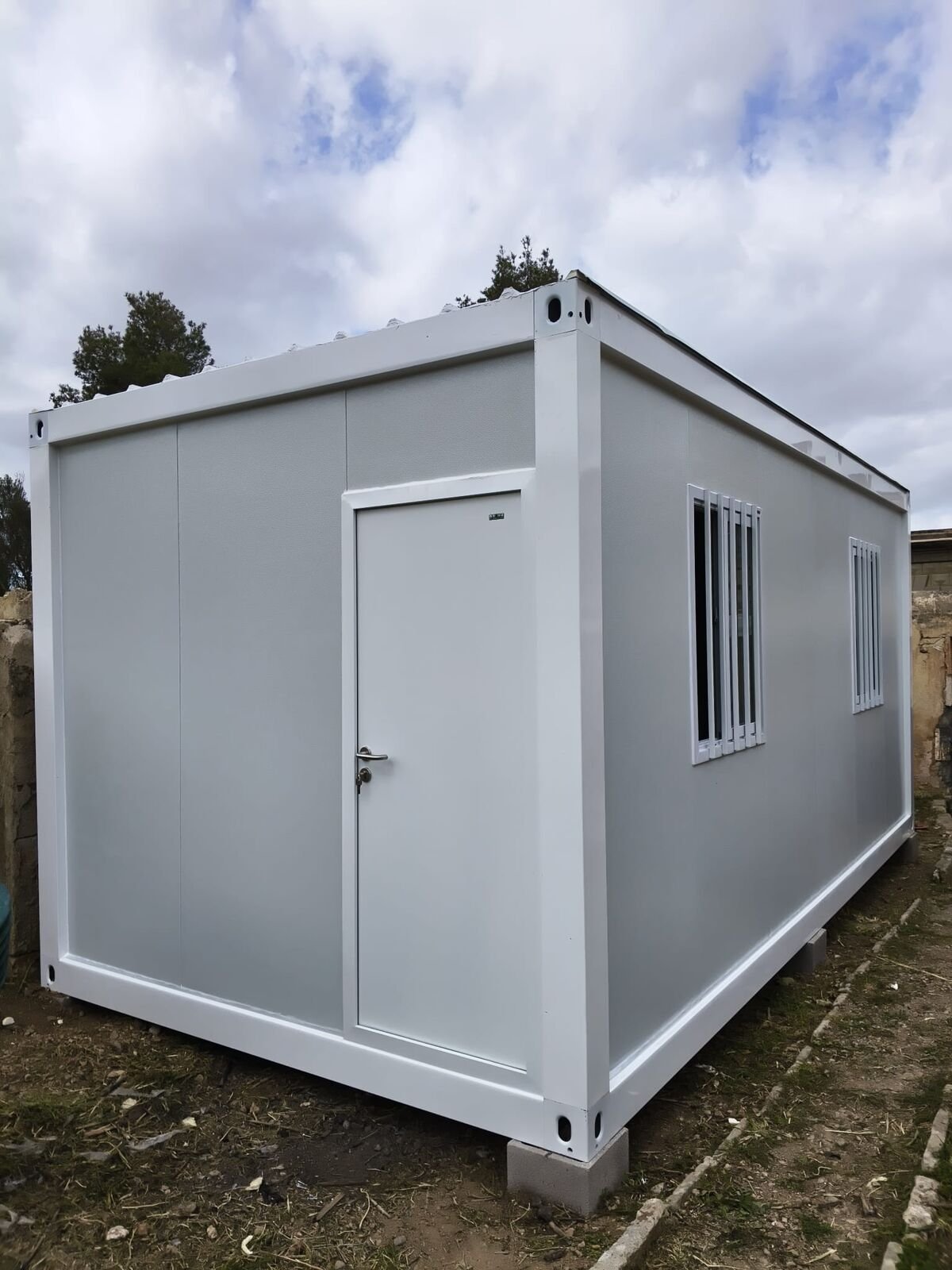Proyecto realizado: caseta modular instalada 12